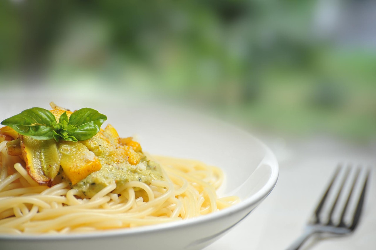 Food Plate Yellow Spaghetti 64208